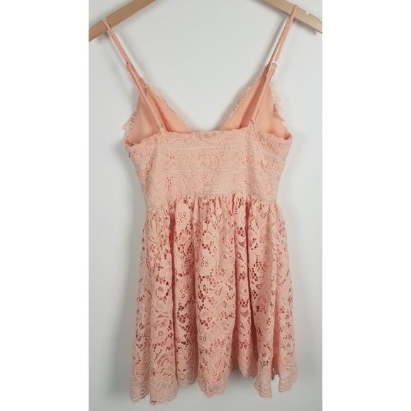 NBD REVOLVE Women's Sz. XS Give It Up Light Pink Lace Mini Dress - Picture 8 of 9